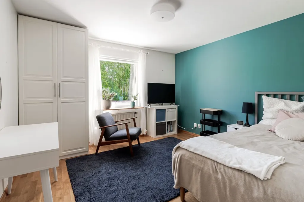 Bedrooms - Terraced House with Garden in Almby