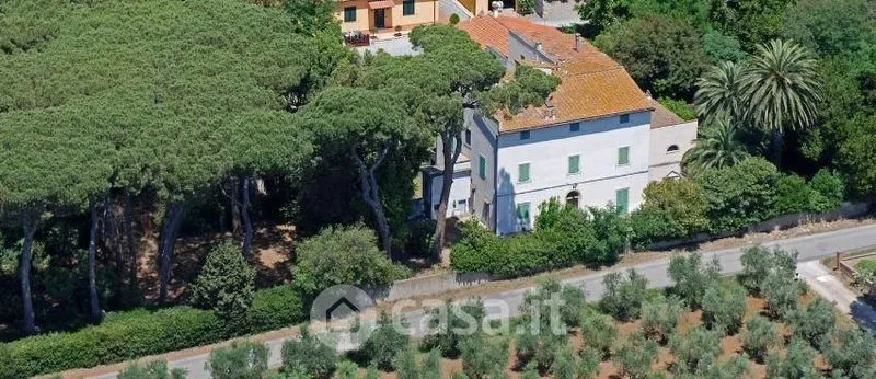 Õhuvaade - Historic Villa with Garden in Cecina