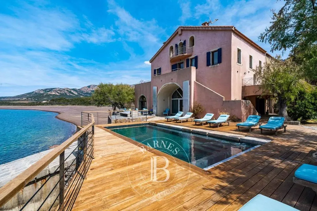 Bassein - Luxury Villa with Helipad near Calvi