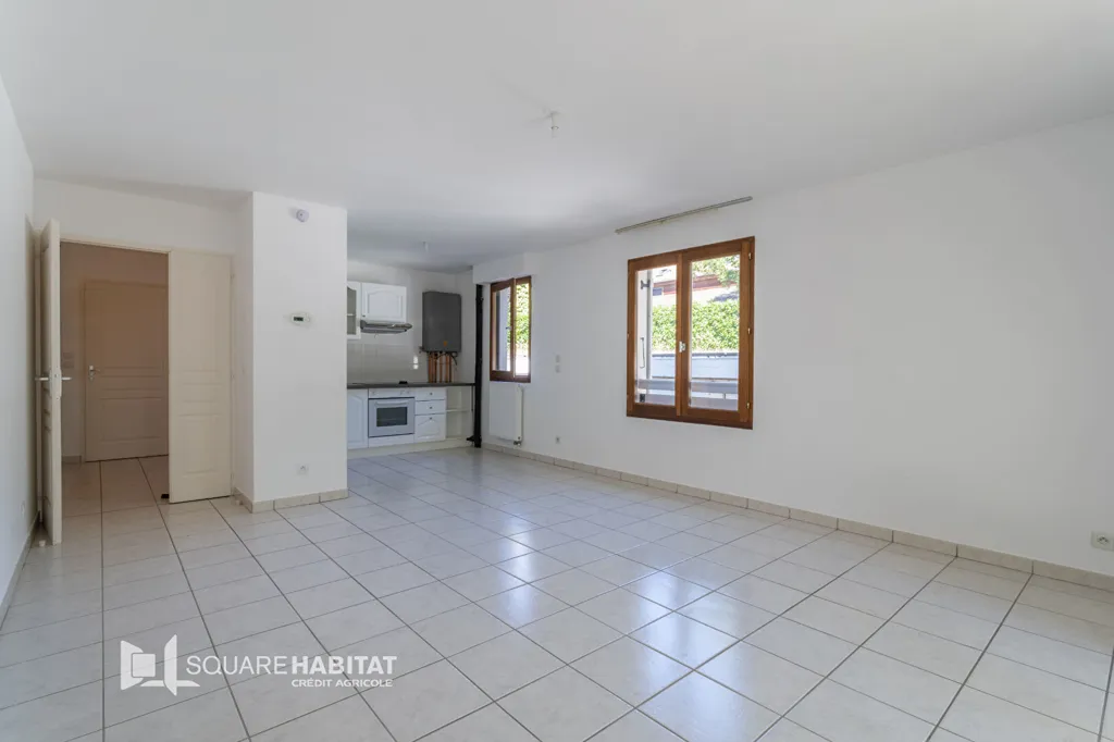 Elutuba - 3-Bed Flat with South Balcony in Lucinges