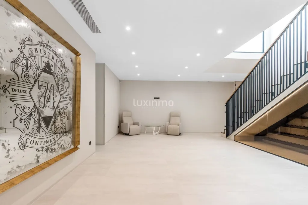 hallway_entrance