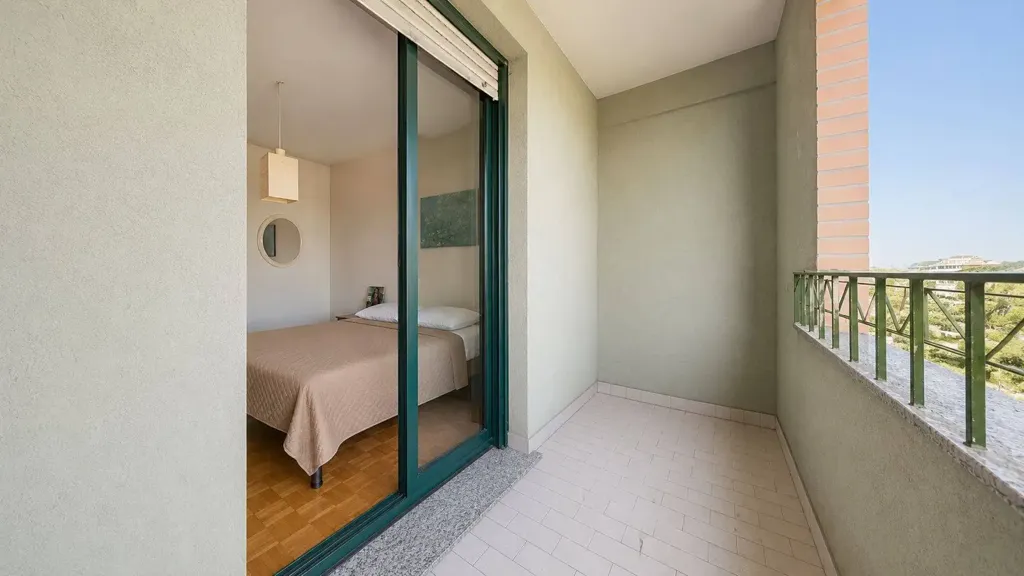 Balcone - Bright 2-Bedroom Apartment with Balcony in Milan
