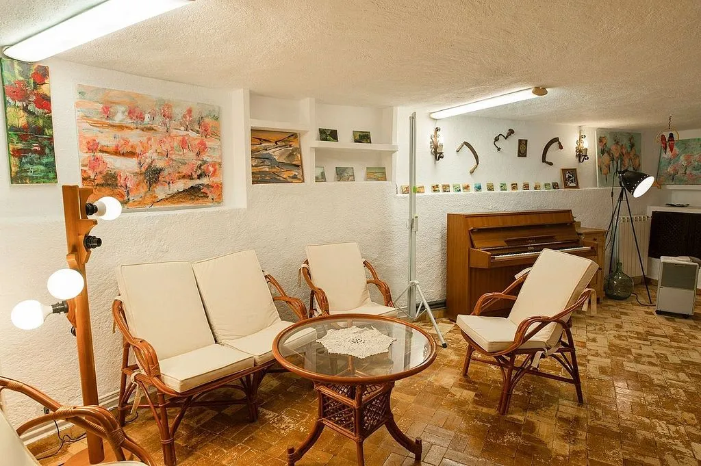 Pièces - Traditional Villa with Pool in Portichol