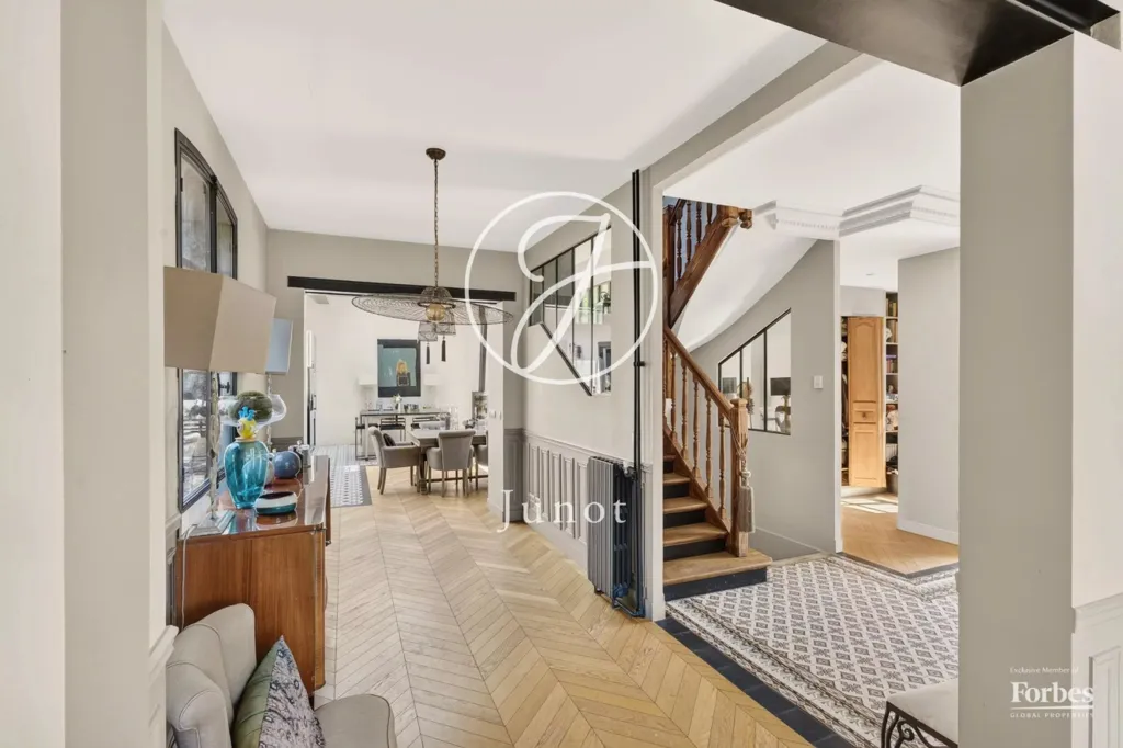 Esik - House with Pool in Saint-Cloud