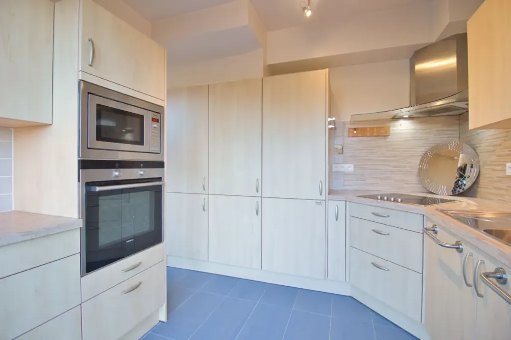 Köök - Apartment with Terrace in Louvain-la-Neuve