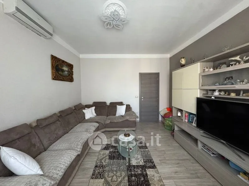 Séjour - Fully Rented Trilocale with Balcony in Vercelli