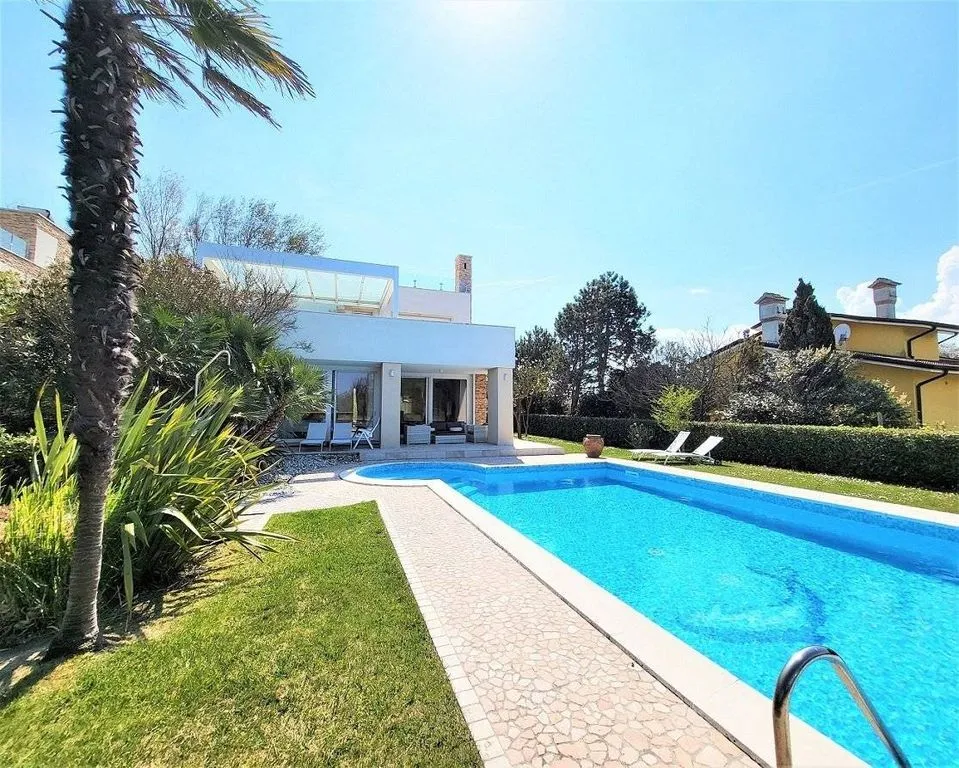 Piscine - Luxury Villa with Fiord View in Rosolina