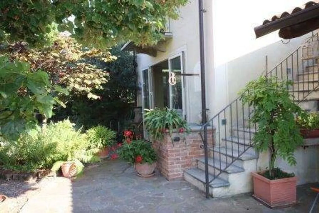 Aed - Historic Farmhouse with B&B in La Morra