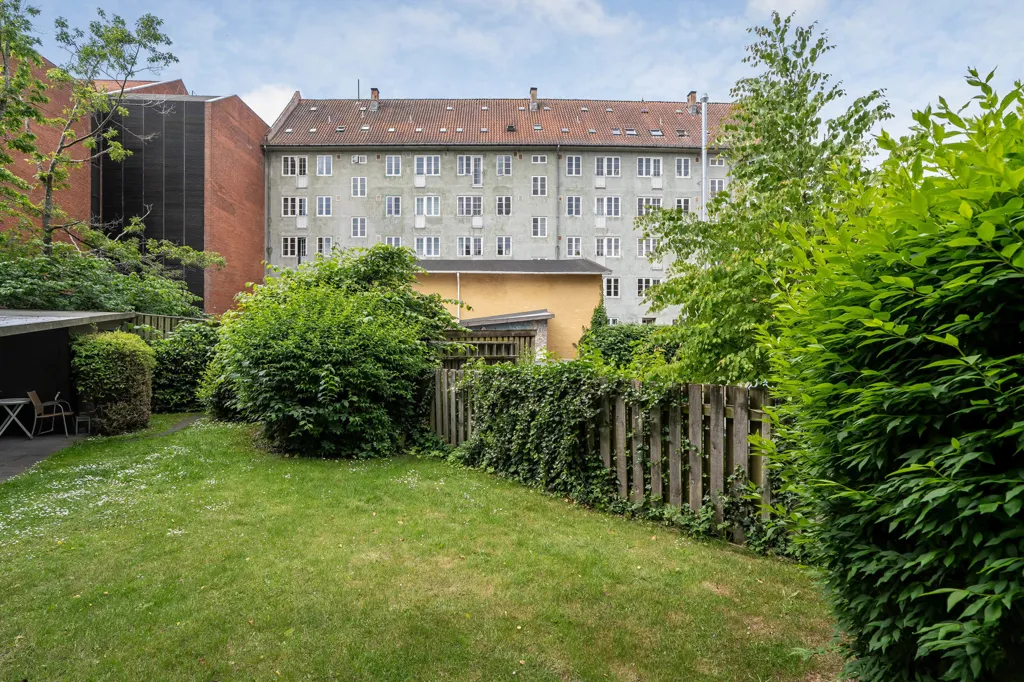 Giardino - Condo with Garden Access in Hillerød