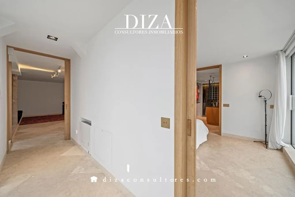 Entrée - Luxury Penthouse with Pool in Madrid