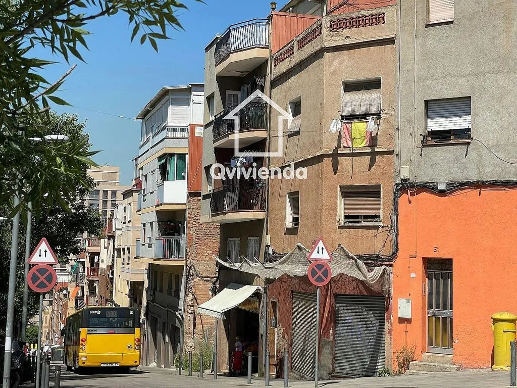 Välivaade - 2-Bedroom Flat in El Raval, Barcelona