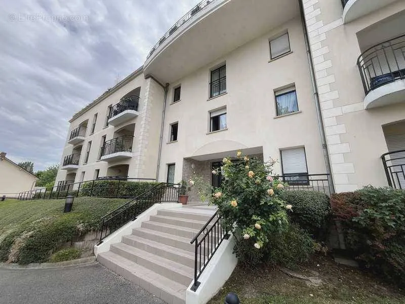 Esterno - 2-Bed Flat with Balcony near Gisors Station