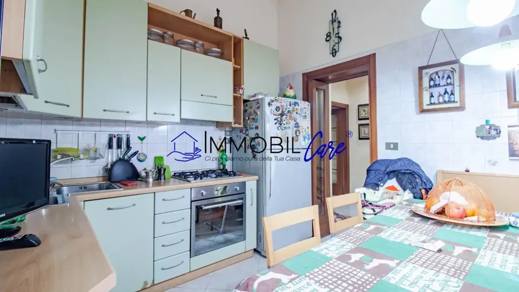 Cuisine - Spacious Apartment with Veranda in Livorno