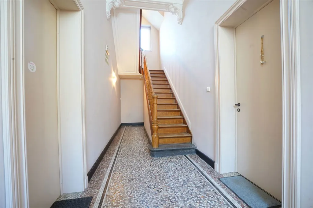 Esik - Duplex with Terrace in Huy