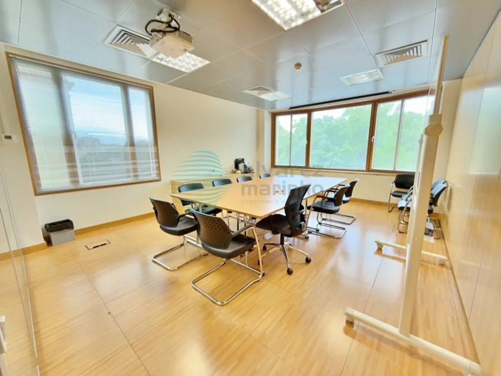 Office - Office with Air Conditioning in Campo Grande, Lisbon