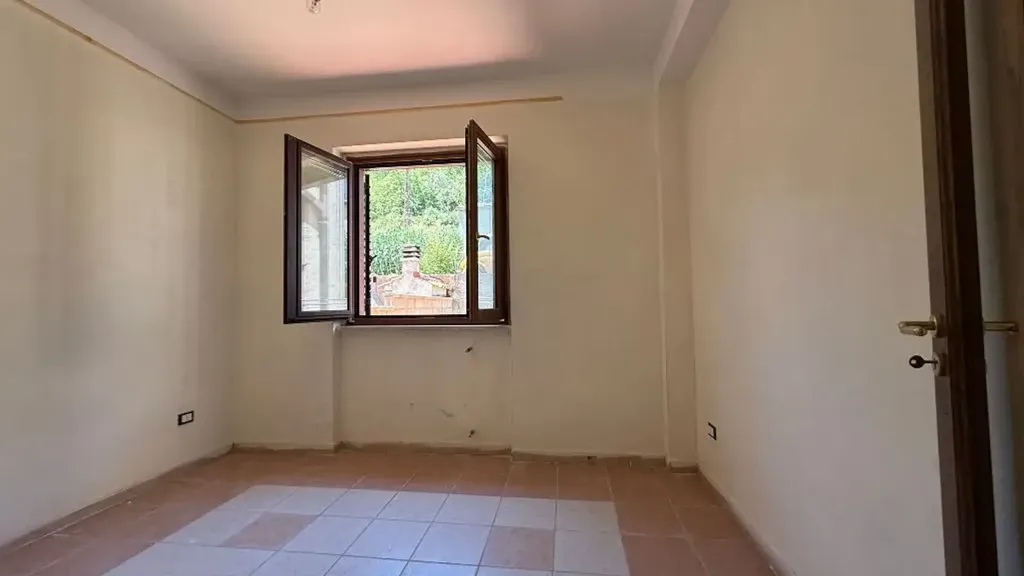 Pièces - Bifamiliar Villa with Garden in Laurignano