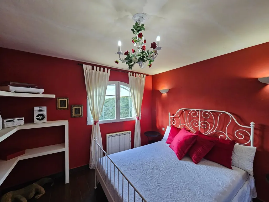 Bedrooms - Chalet with Pool in Sierra Norte, Madrid