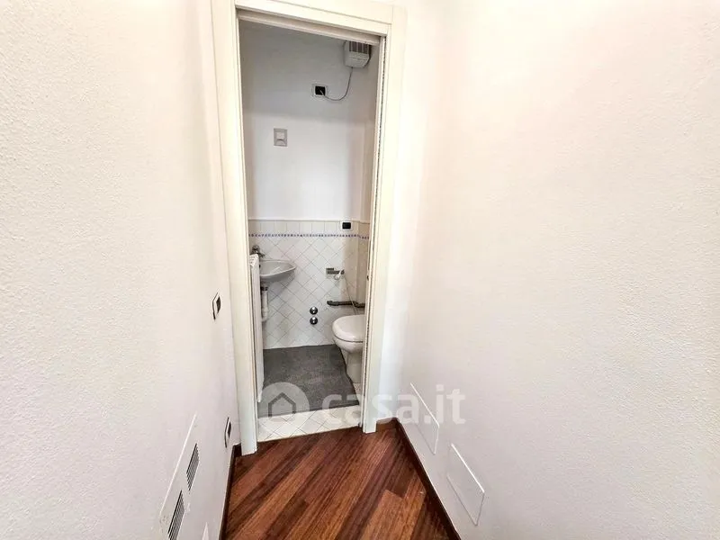 Salles de bain - Mansard Apartment with Terrace in Monza