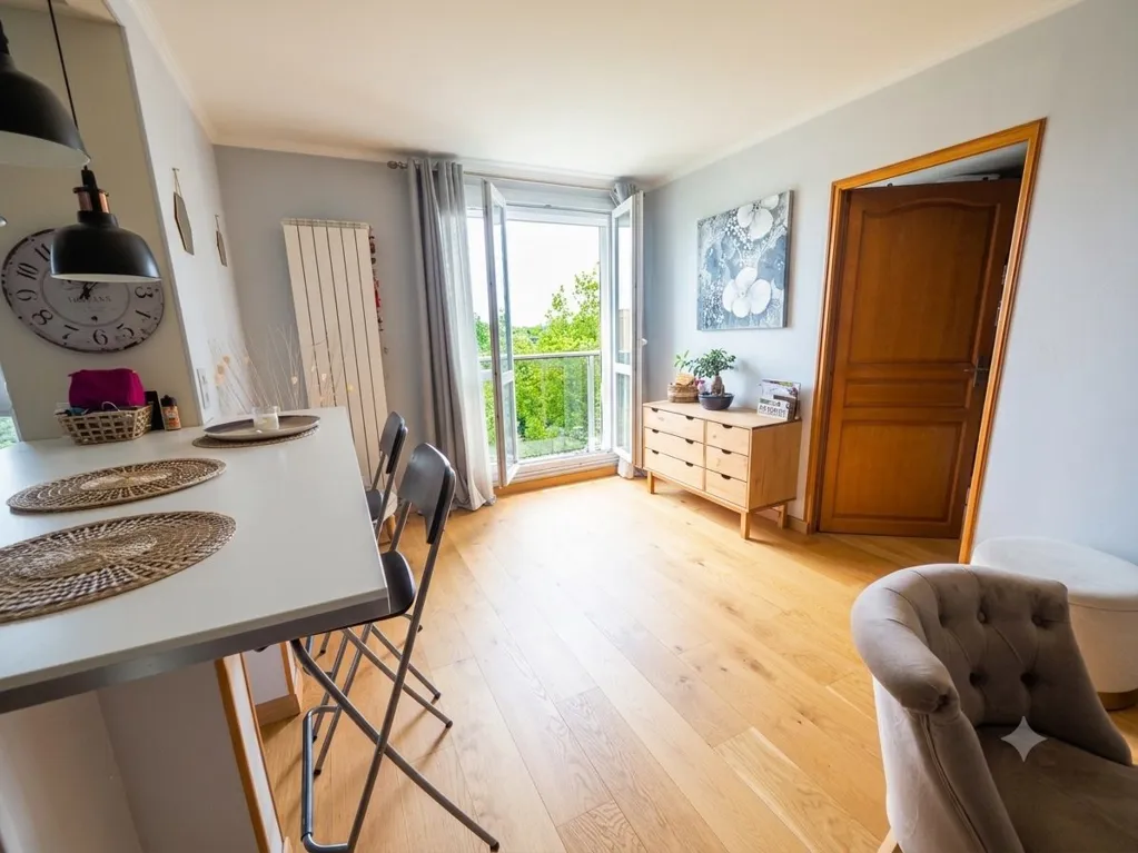 Sala da pranzo - Bright Apartment with West View in Bois-D'Arcy