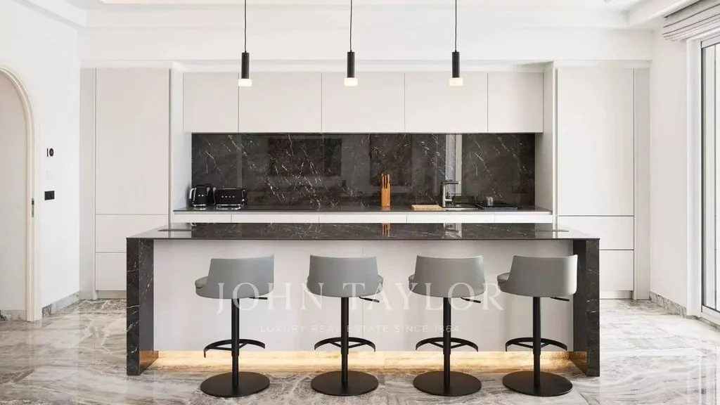 Cuisine - Appartement Luxe avec Terrasse à Cannes