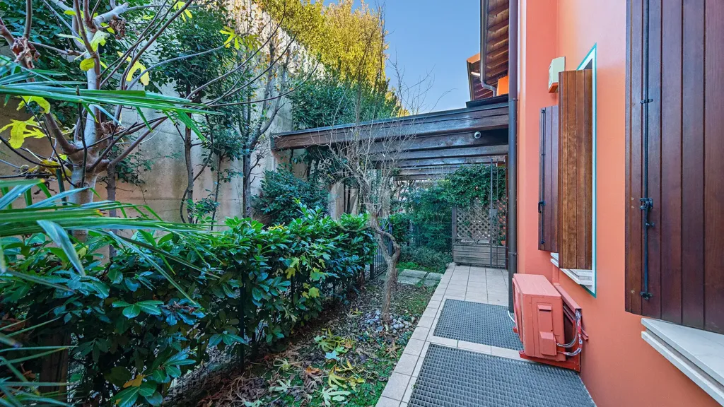 Terrasse - Trilocale with Private Garden in Padenghe Sul Garda