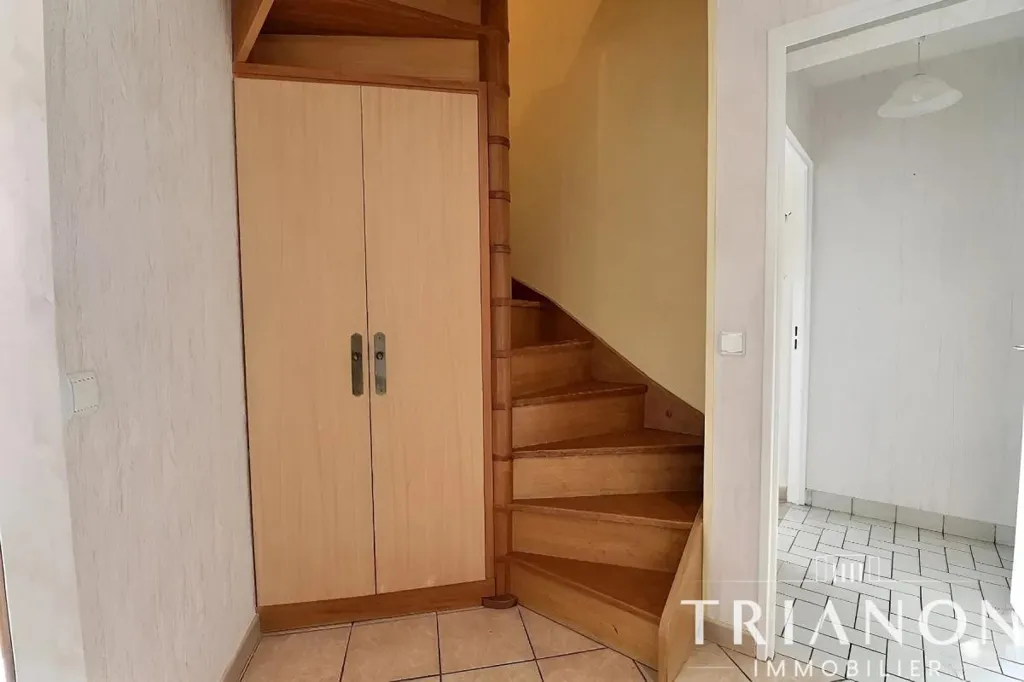 Toad - Duplex with Parking in Poissy Centre