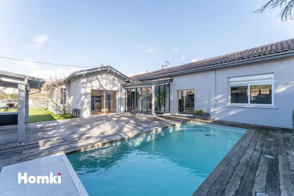 Bassein - Villa with Pool in Pessac