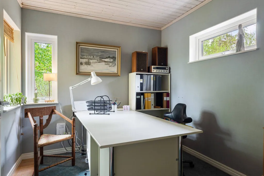 Kabinet - Architectural Villa with Garden in Edsbro