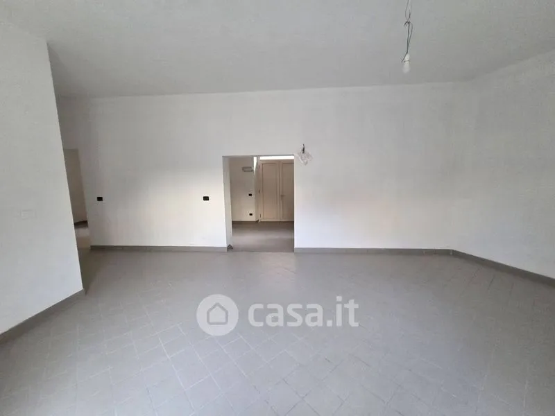 Pièces - Commercial Unit with Garden in Asti
