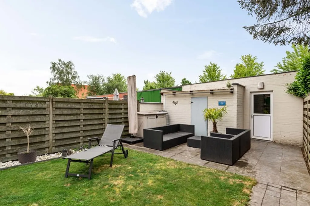 Jardin - Maison avec Deux Garageboxes à Aartselaar