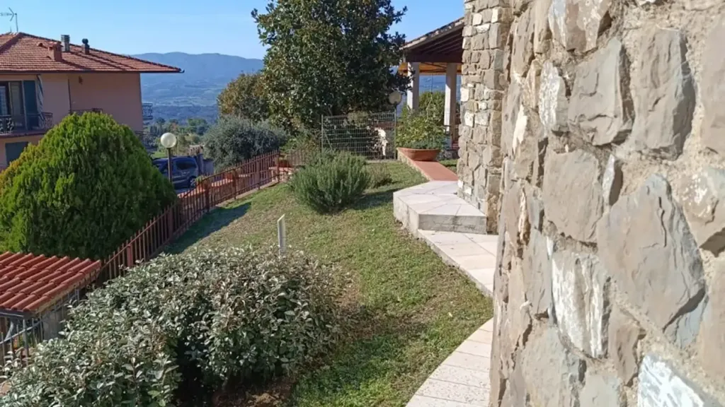 Aed - Feng Shui Villa with Garden in Reggello