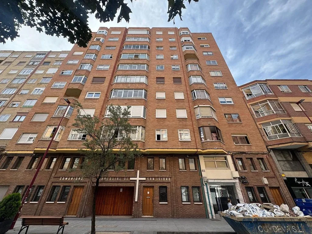 Välivaade - Spacious Apartment with Garage in Pajarillos