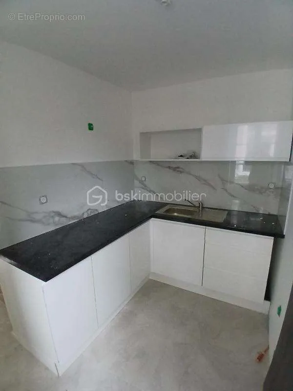 Cuisine - Appartement Duplex Neuf en Rez de Jardin à Saint-Claude