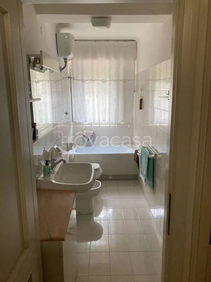 Bathrooms - Central Three-Storey House with Two Entrances in Carpegna