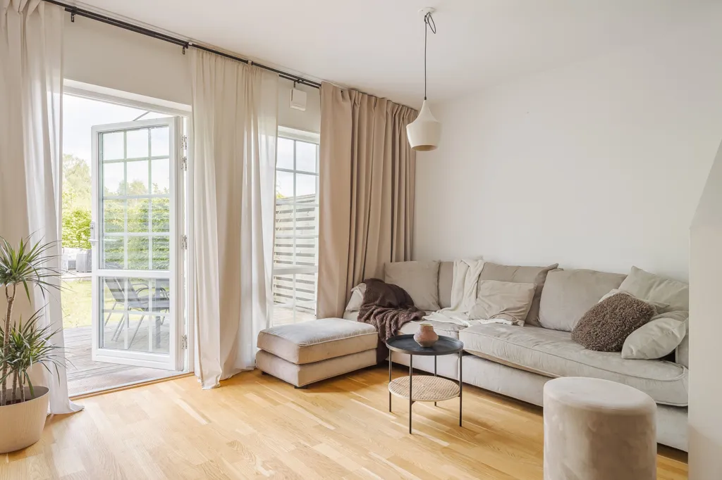 Living Room - Modern Flat with Balconies in Hasslum