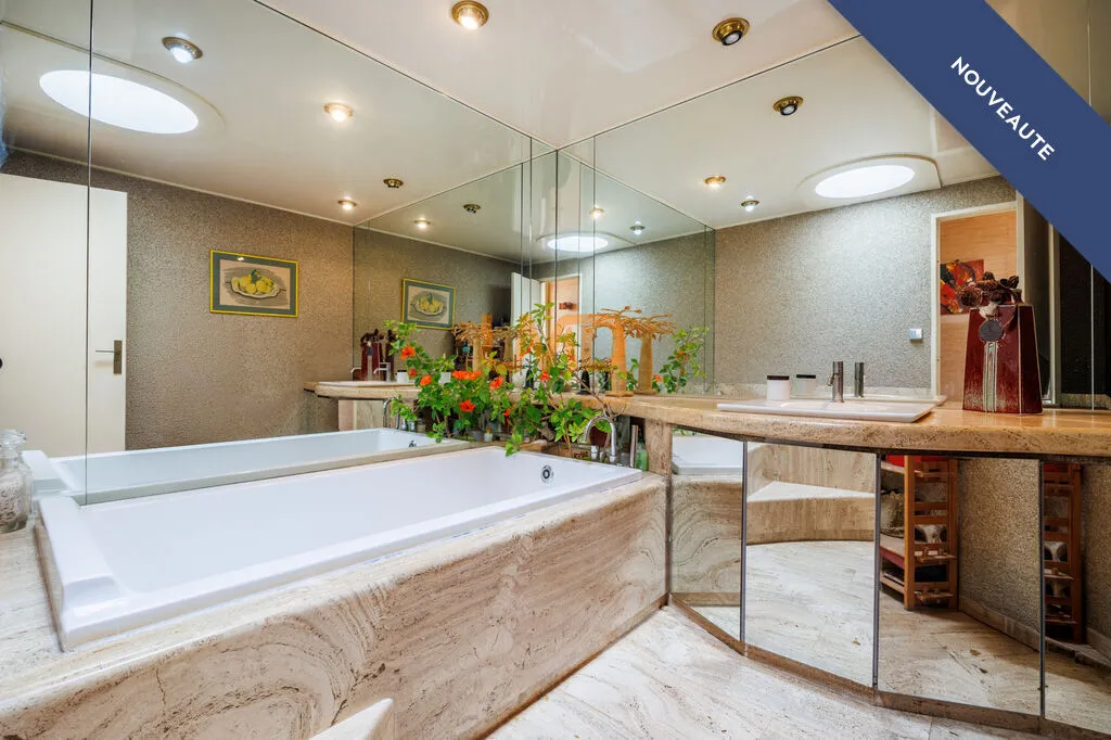 Salles de bain - Villa d'Architecte avec Toit Terrasse à Marseille