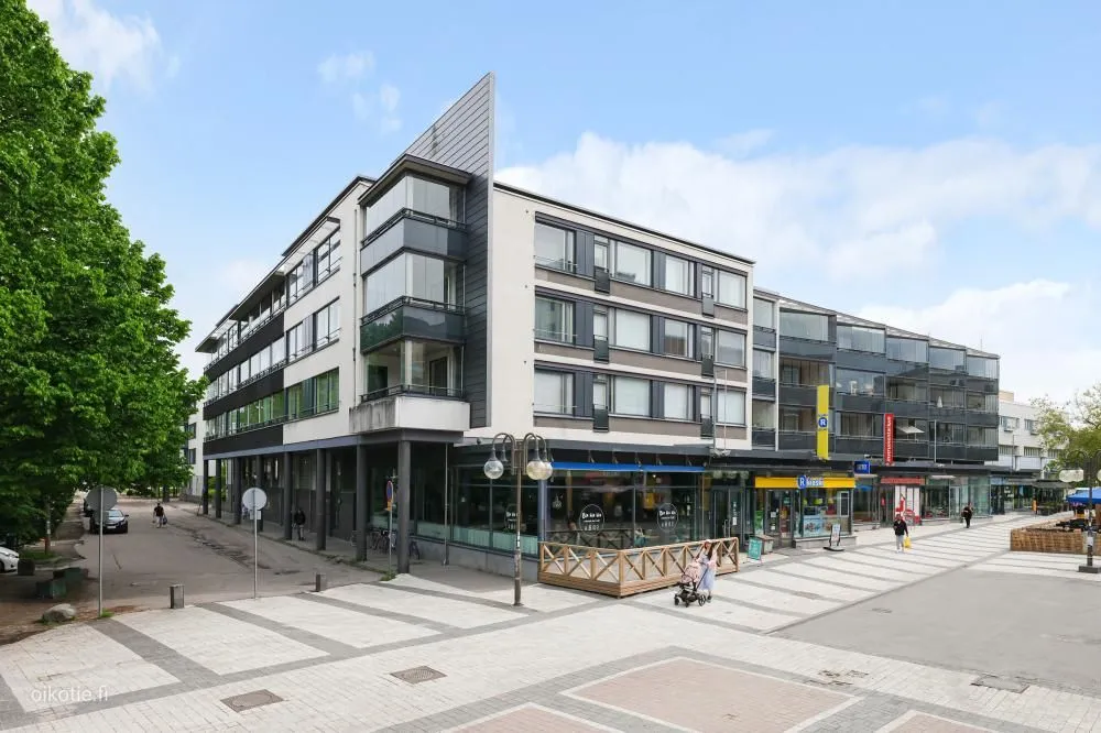 Välivaade - Apartment with Balcony in Tikkurila, Vantaa