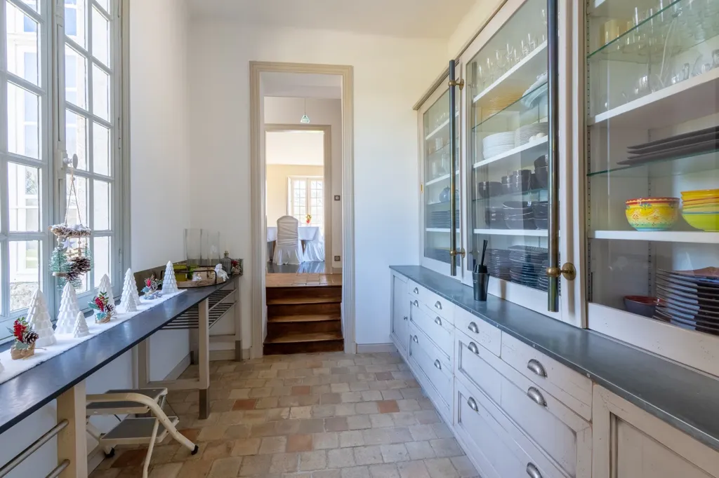 Cuisine - Château du XVIIIe avec Domaine de 42 ha près de Nantes