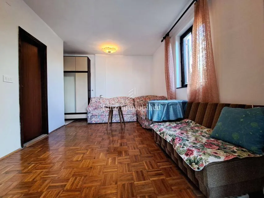Elutuba - Two-Bedroom Apartment with Sea View in Malinska
