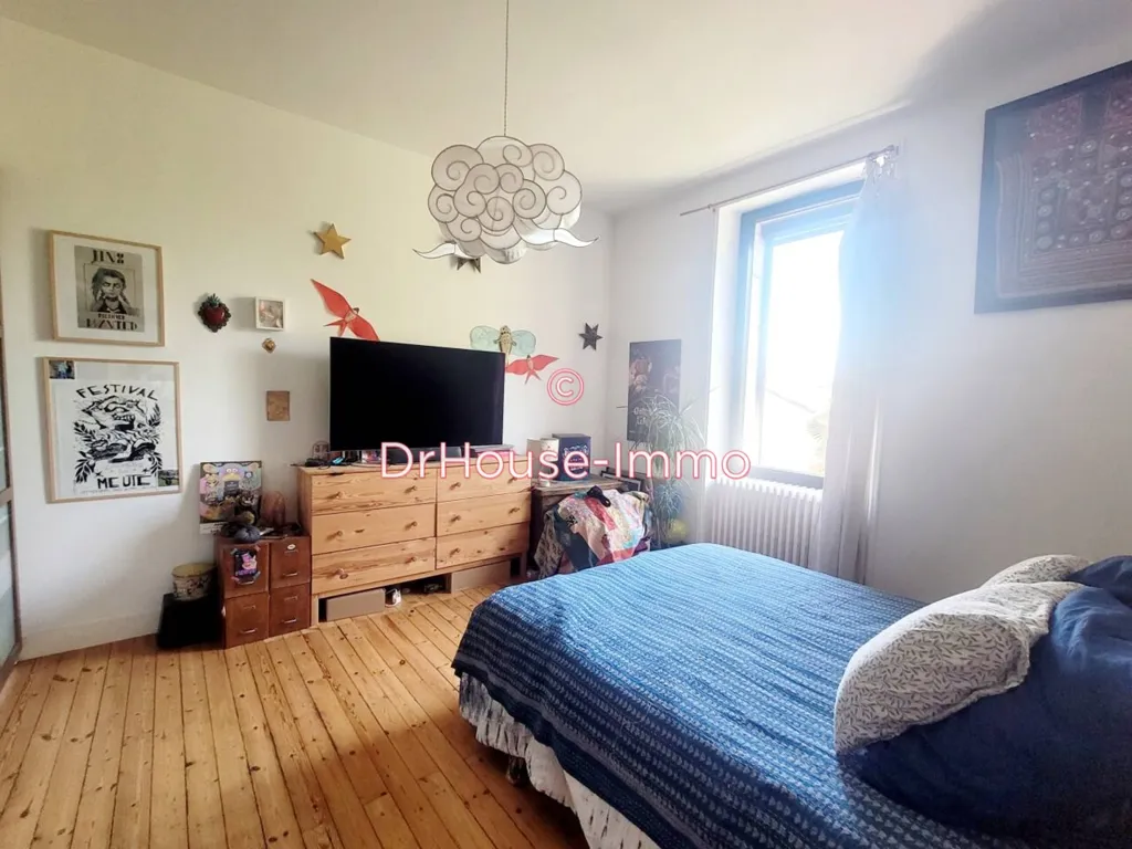 Bedrooms - Charming 5-Piece House in Nantes