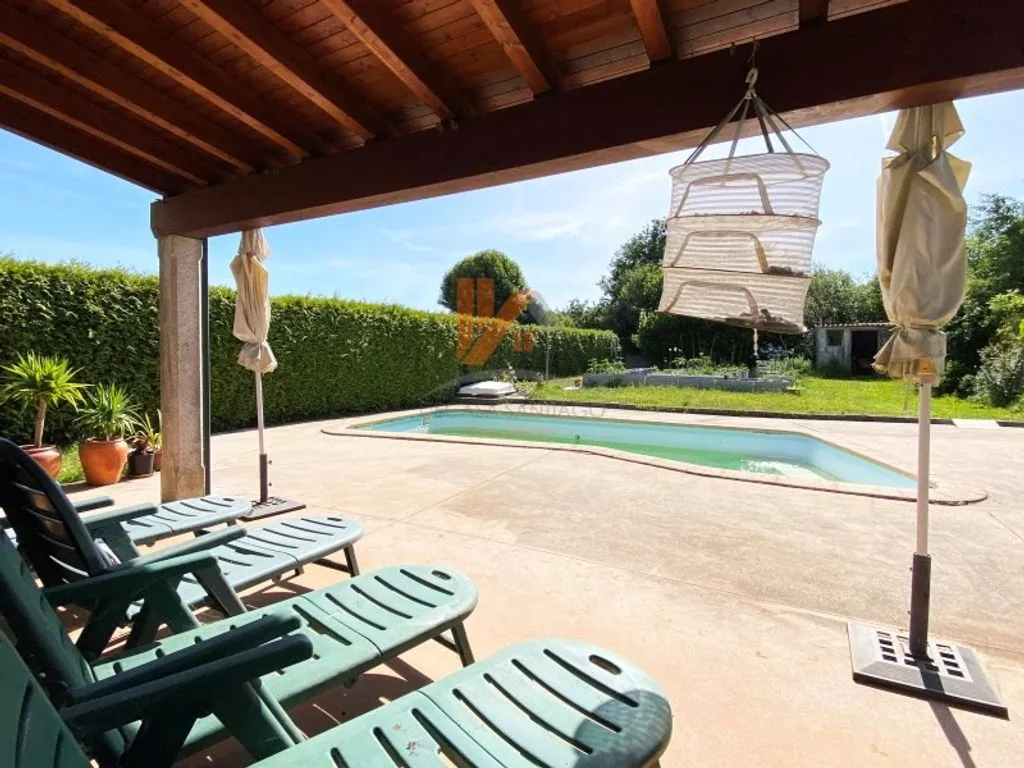 Bassein - Chalet with Pool in Luou, Teo