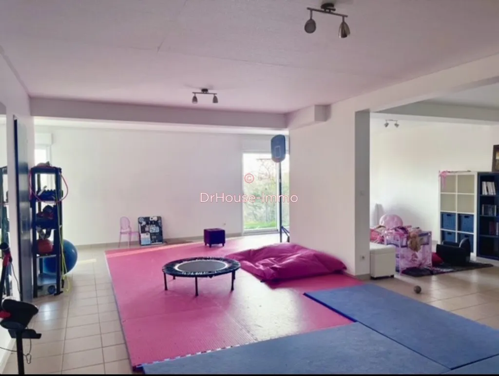 Pièces - Maison avec Piscine et Jardin à Amilly