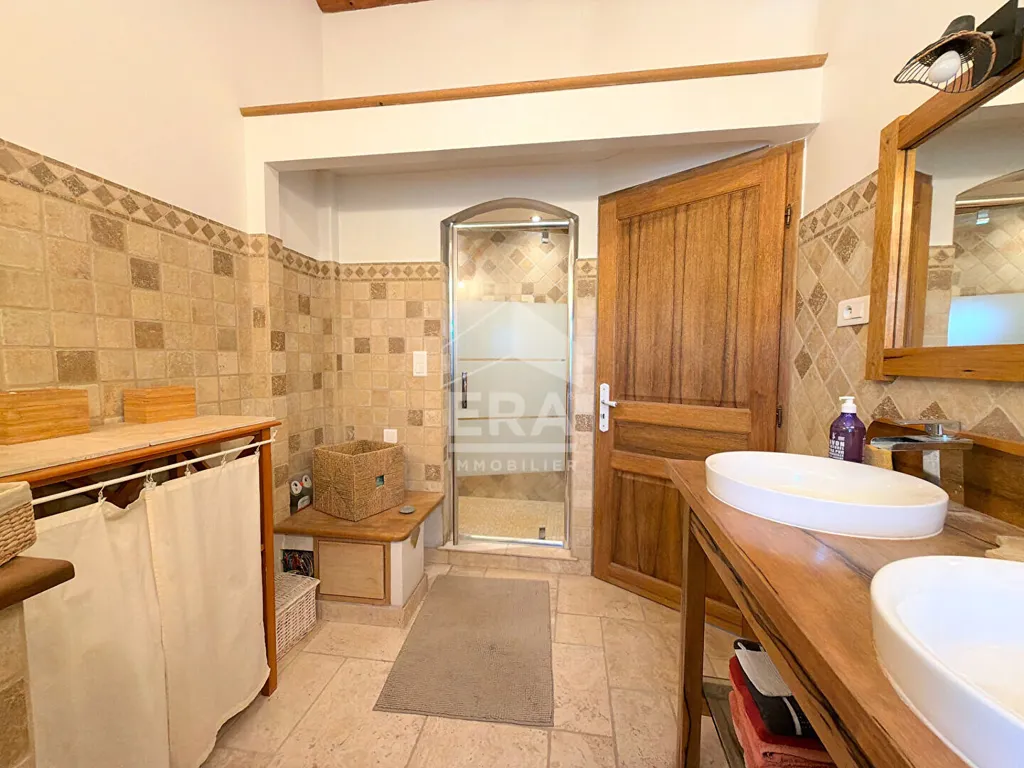 Salles de bain - Mas de caractère avec jardin à Villelaure