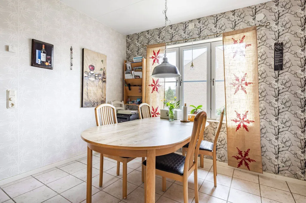 Söögituba - 1½-Storey Villa with Spa in Eskilstuna