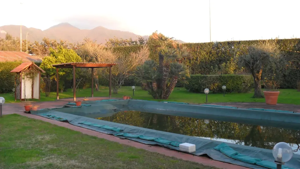 Bassein - Villa with Pool in Seravezza