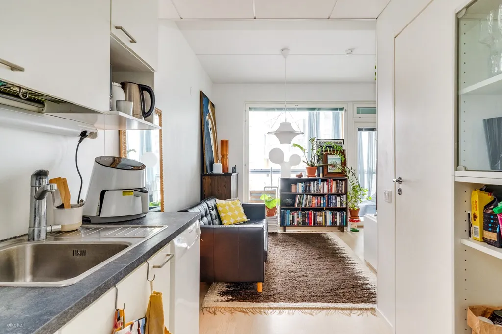 Cuisine - Studio Apartment with Glazed Balcony in Tampere
