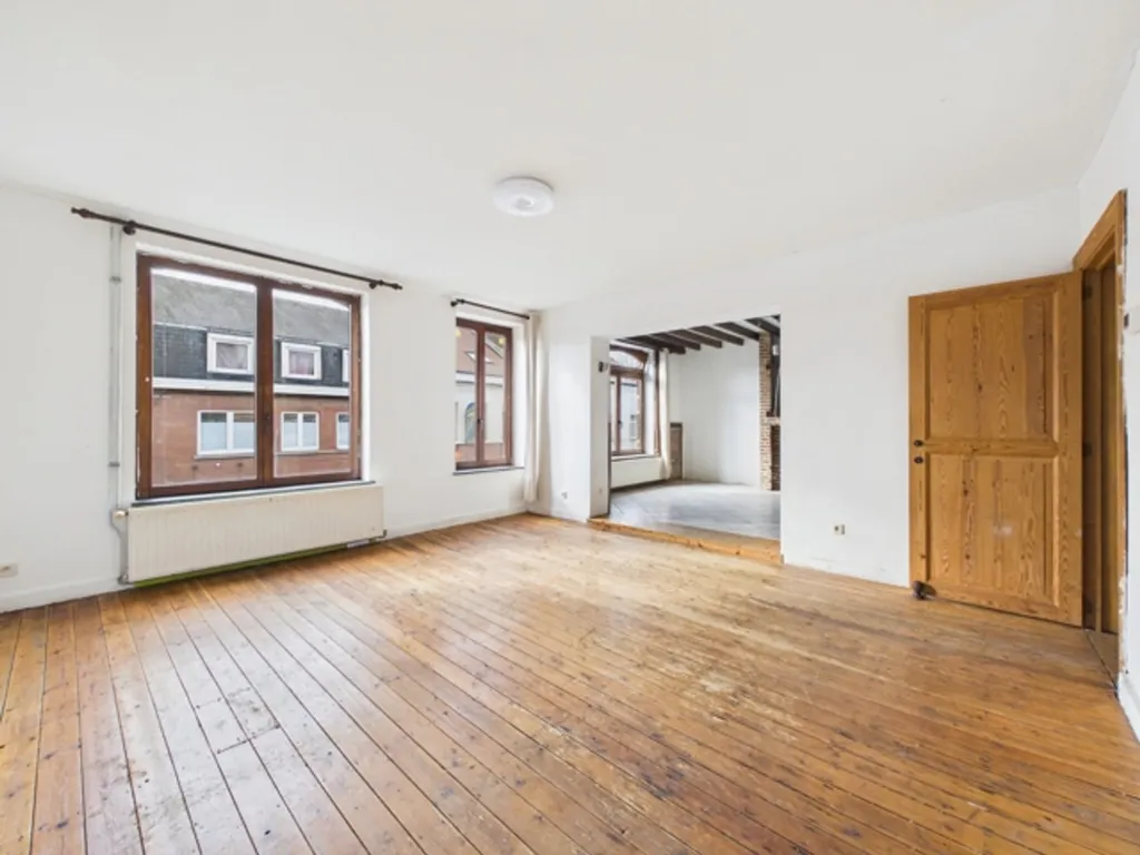 Toad - Duplex with Rare Volumes and Terrace in BLC
