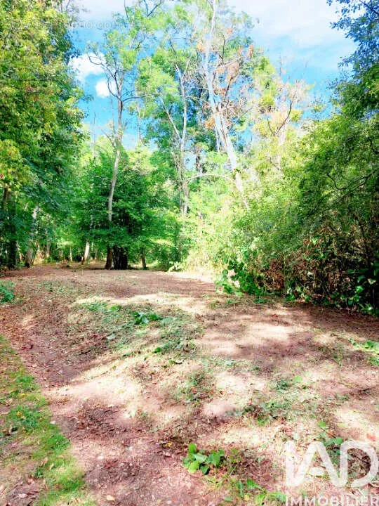 Giardino - Loisirs Terrain with River View in Queaux