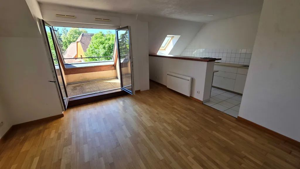 Pièces - Triplex en Dernier Étage avec Balcon Sud à Paris