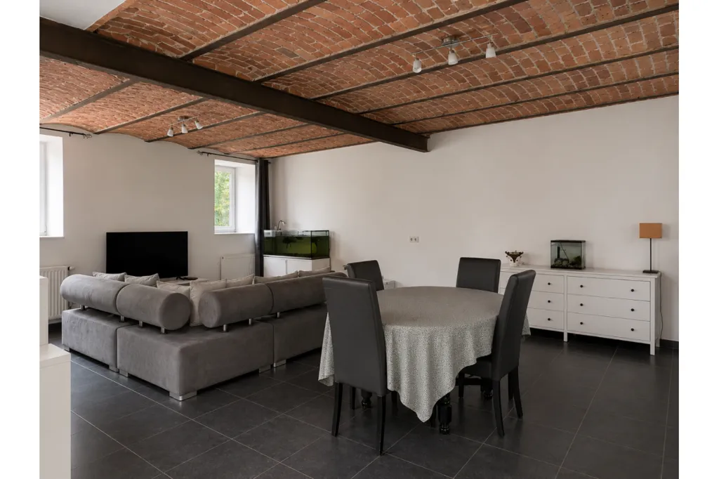 Dining Room - Charming House with Terrace in Falaën